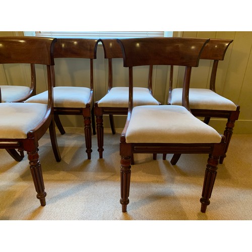 1493 - A set of six fine quality William IV mahogany deep bar back chairs with reeded legs.