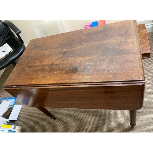 1501 - A 19thC mahogany Pembroke table. 89 x 55cms.