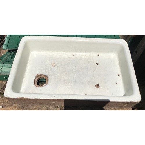 1539 - White and brown glazed pottery sink/planter 76cms w x 47cms l x 15cms h.