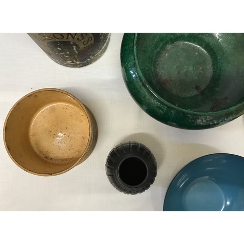 46 - A bright green Shchesterware pottery bowl/planter 23cm w x 11cm h. marked to base SHCHESTERWARE, S&E... 