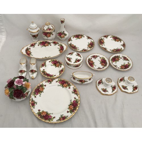 75 - A mixed selection of Old Country Roses comprising 17 pieces : side plate 21cms, saucers 16cms, pin d... 