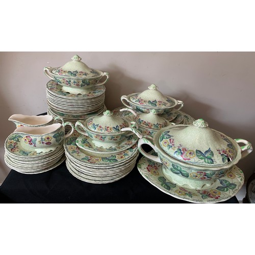 91 - An extensive early 20thC Mason's Ironstone dinner service to include plates  12 x 20cms, 12 x 27cms ... 