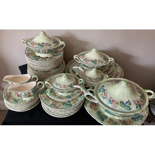 91 - An extensive early 20thC Mason's Ironstone dinner service to include plates  12 x 20cms, 12 x 27cms ... 