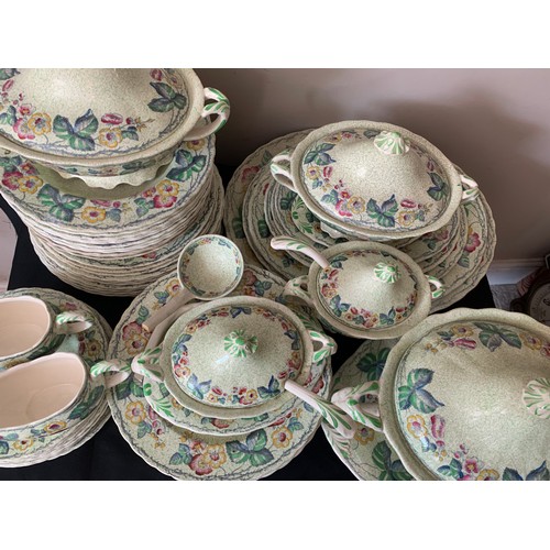 91 - An extensive early 20thC Mason's Ironstone dinner service to include plates  12 x 20cms, 12 x 27cms ... 