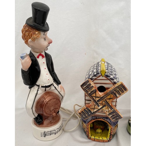 A Derek Fowler studio pottery musical nightlight playing Hey