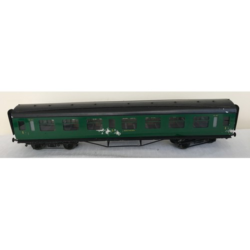 683 - An Exley 0 gauge scale model tinplate Corridor Coach Southern 8181 with green livery.