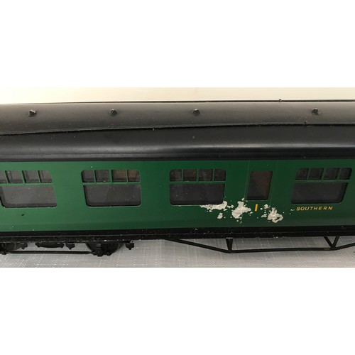 683 - An Exley 0 gauge scale model tinplate Corridor Coach Southern 8181 with green livery.