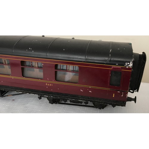 684 - An Exley 0 gauge scale model Corridor Passenger Coach LMs 8221.