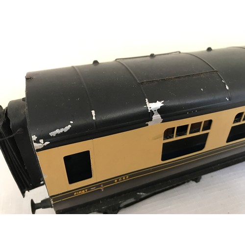 685 - An Exley 0 gauge scale model of Corridor Coach, Great Western First 8052.