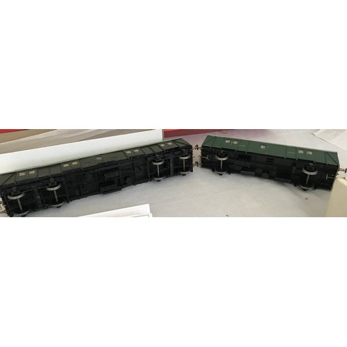 687 - Two Slater 0 gauge boxed scale model kits, SR/BR Bogie Guards Van and 4 wheeled Guards Van together ... 