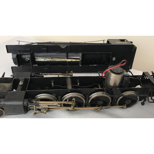 688 - An 0 gauge scale model BR tinplate Locomotive Engine 90178 and Tender together with 2 plastic model ... 