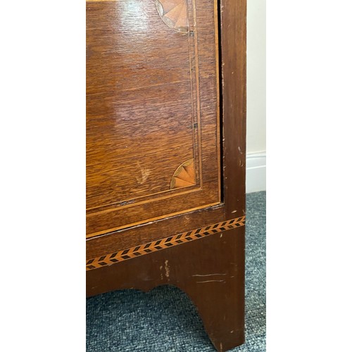 1370 - A 19thC mahogany and inlaid bowfront chest of drawers. 3 graduated long drawers. 101 w x 51 d x 96cm... 