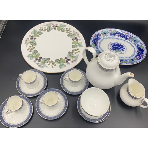 73 - Ceramics to include Royal Doulton Sherbrooke pattern part coffee service, Royal Worcester Launia pat... 