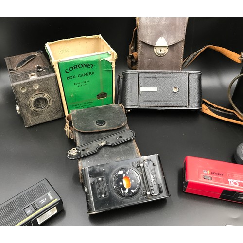 594 - Collection of eight vintage cameras to include Coronet 020 box camera, Kodak No A-127 with case, Zei... 