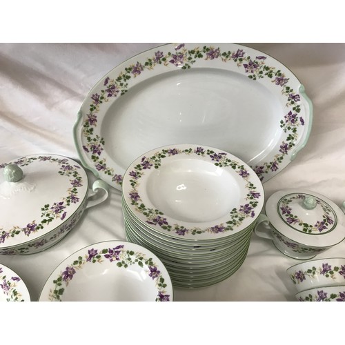 5 - A Noritake dinner service comprising 90 pieces : meat plate 52cms, tureen, dinner plates 25.5cms x 1... 