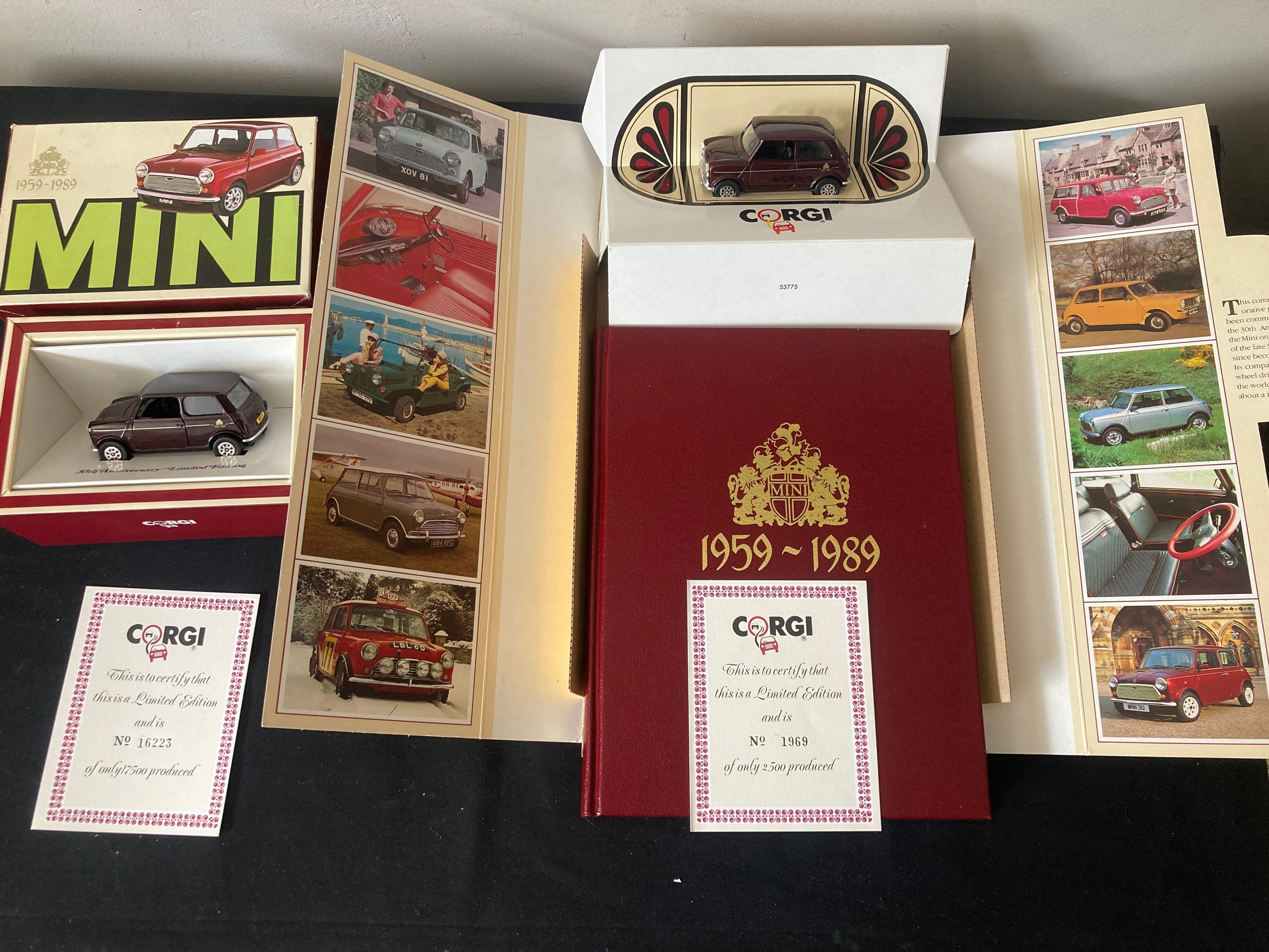 Corgi Mini 30 周年限定版 ミニカー シリアルNO12485