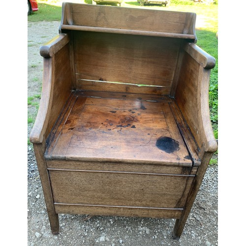 799 - A 19thC mahogany commode.