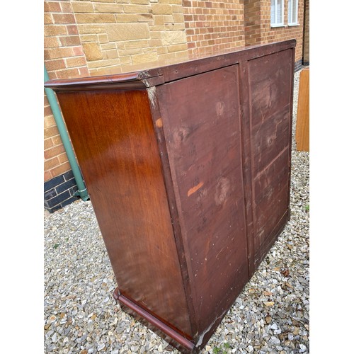 800 - Victorian mahogany chest of drawers, 2 short over 3 long drawers. 114 w x 52 d x 114cms h.