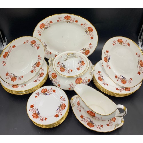 80 - A Royal Crown Derby Bali pattern part dinner service comprising of meat plate, 6 x 21cms plates, 6 x... 