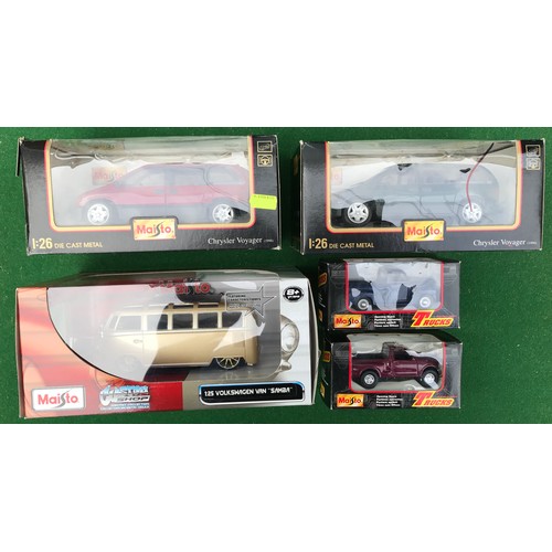 71 - Boxed Maisto diecast vehicles to include 1996 Chrysler Voyager X2 (Red and Green), Volkswagen Van Sa... 