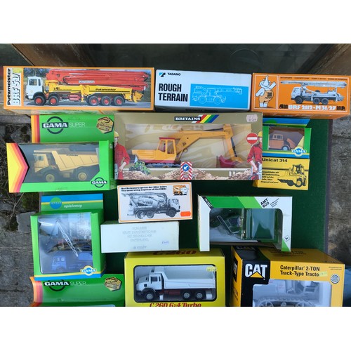 86 - Collection of boxed diecast vehicles from various brands including Corgi and ERTL. Lot incudes 1113 ... 