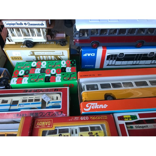 98 - 26 assorted diecast model vehicles to include 3x Matchbox K-15 The Londoner busses (different design... 