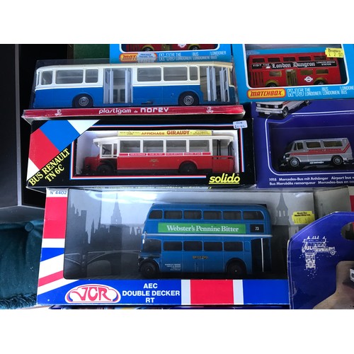 98 - 26 assorted diecast model vehicles to include 3x Matchbox K-15 The Londoner busses (different design... 