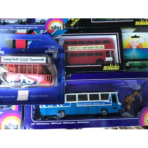 98 - 26 assorted diecast model vehicles to include 3x Matchbox K-15 The Londoner busses (different design... 