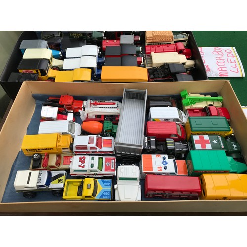 107 - A large collection of Matchbox and Lledo diecast model vehicles unboxed to include Models of Yestery... 