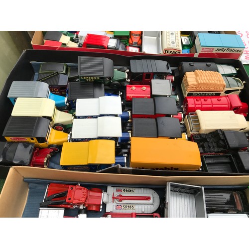 107 - A large collection of Matchbox and Lledo diecast model vehicles unboxed to include Models of Yestery... 