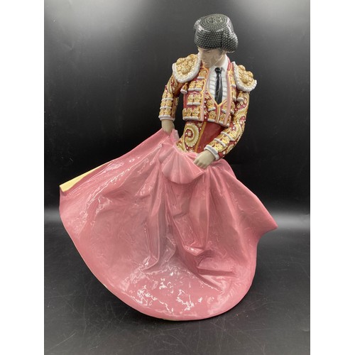 116 - Lladro Matador Red figurine 01008729. 46cms h. Limited Edition of 250.