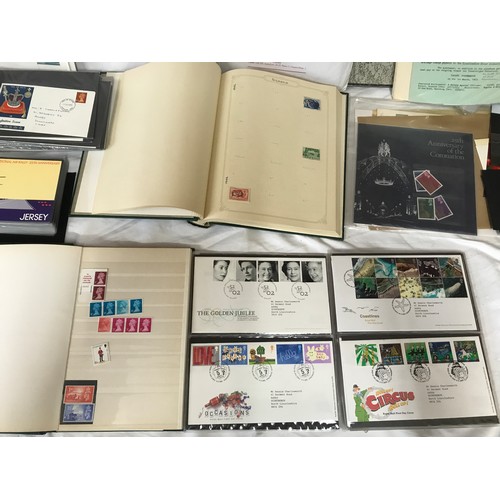 633 - A collection of stamps and First Day covers including Channel Tunnel Philatelic Document, Royal Mail... 