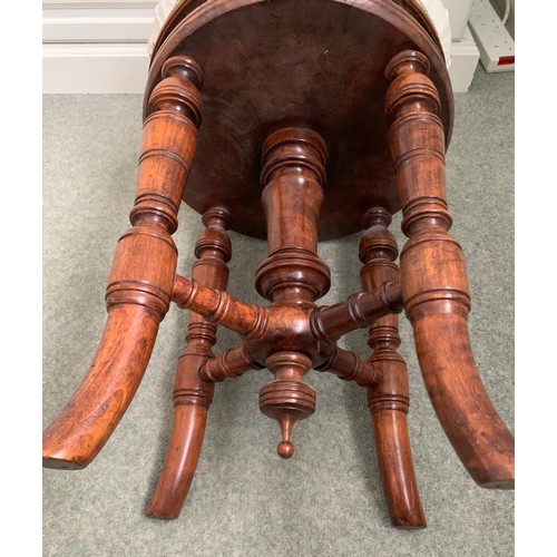 1224 - A 19thC piano stool with adjustable height.