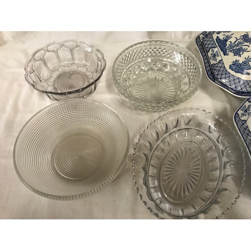 89 - A mixed selection of blue and white dinner ware to include 3 tureens, Wood & Sons Yuan pattern and 3... 