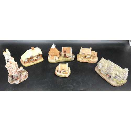 104 - A Lilliput Lane collection to include Castle of the Red Knight, Honeysuckle Cottage, Preston Mill, C... 