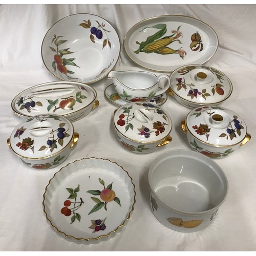 105 - Ten pieces of Royal Worcester Evesham dinner ware to include 5  tureens, soufflé dish, oval dish, la... 