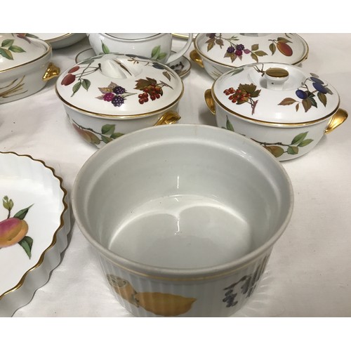 105 - Ten pieces of Royal Worcester Evesham dinner ware to include 5  tureens, soufflé dish, oval dish, la... 