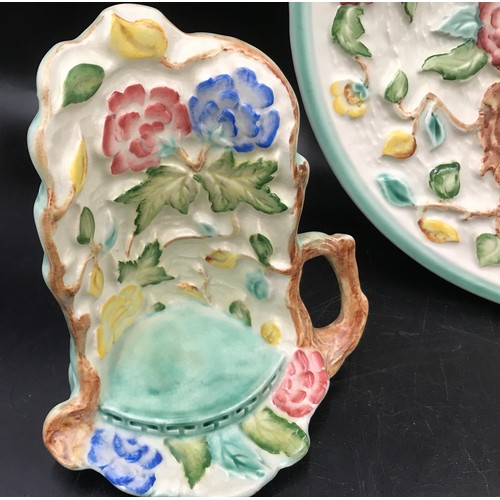 110 - A floral patterned pottery selection to include a Radford charger 31cms d, Hanley bowl 27cms d, Wood... 