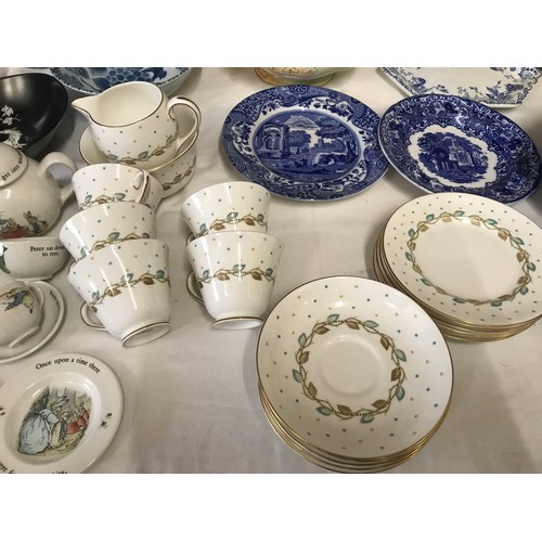 113 - A selection of ceramics to include: Aynsley fruit plate 26cms d, a child's Wedgwood tea set comprisi... 