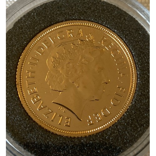 574 - Elizabeth II 2009 full Gold Sovereign in capsule.