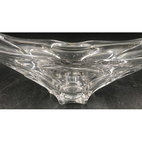 160 - A large studio art clear glass 'splash' bowl 61cms w x 16cms d x 21cms h.