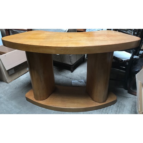 1319 - An oak altar table with curved front and back and kidney shaped top. Width approx 154cm x 92cm h.