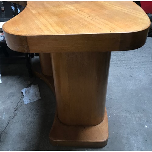 1319 - An oak altar table with curved front and back and kidney shaped top. Width approx 154cm x 92cm h.