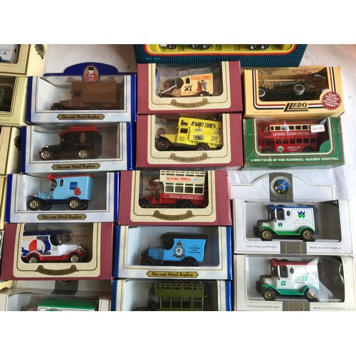 471 - Lledo and Oxford diecast model vehicles advertising trucks and buses, Days Gone, ProMotors, Matchbox... 