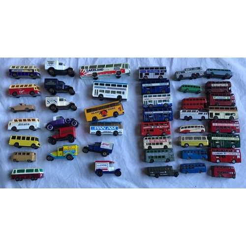 476 - Matchbox and Lesney diecast metal models, buses, coaches and advertising trucks. 43 assorted models.