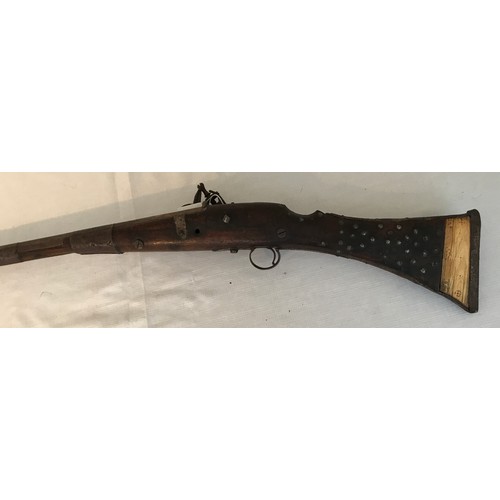 679 - Afghan or Moroccan Snaphaunce Rifle, pecking cock flintlock. 48.5'' barrel taper from wider octagona... 