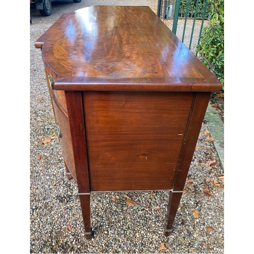 1226 - A good quality mahogany breakfront sideboard with lined drinks drawer. 155 w x 94 h x 66cms d.