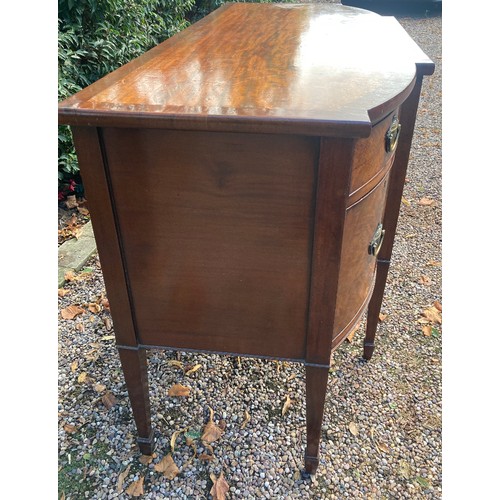 1226 - A good quality mahogany breakfront sideboard with lined drinks drawer. 155 w x 94 h x 66cms d.