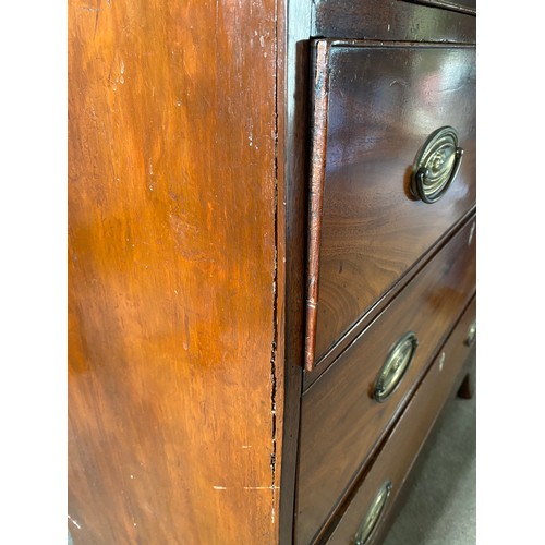 1253 - A mahogany 19thC chest of drawers on splayed bracket feet with 4 long drawers, brass handles and ivo... 