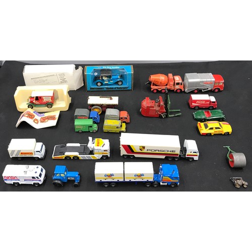 743 - A collection of vintage toy vehicles to include: Dinky Coventry Climax fork lift truck, 3 x Corgi ca... 